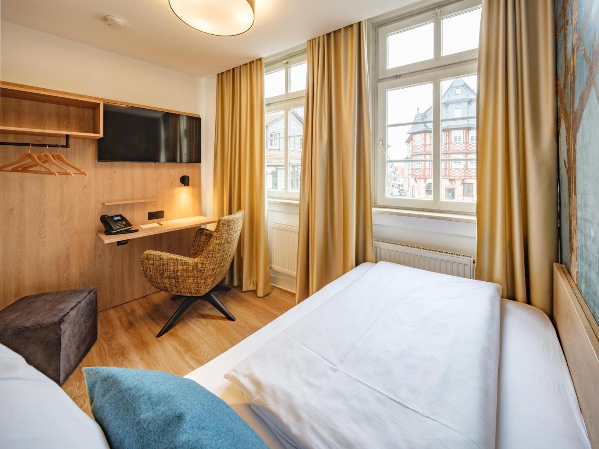 Hotel Restaurant Goldener Engel Heppenheim  Экстерьер фото