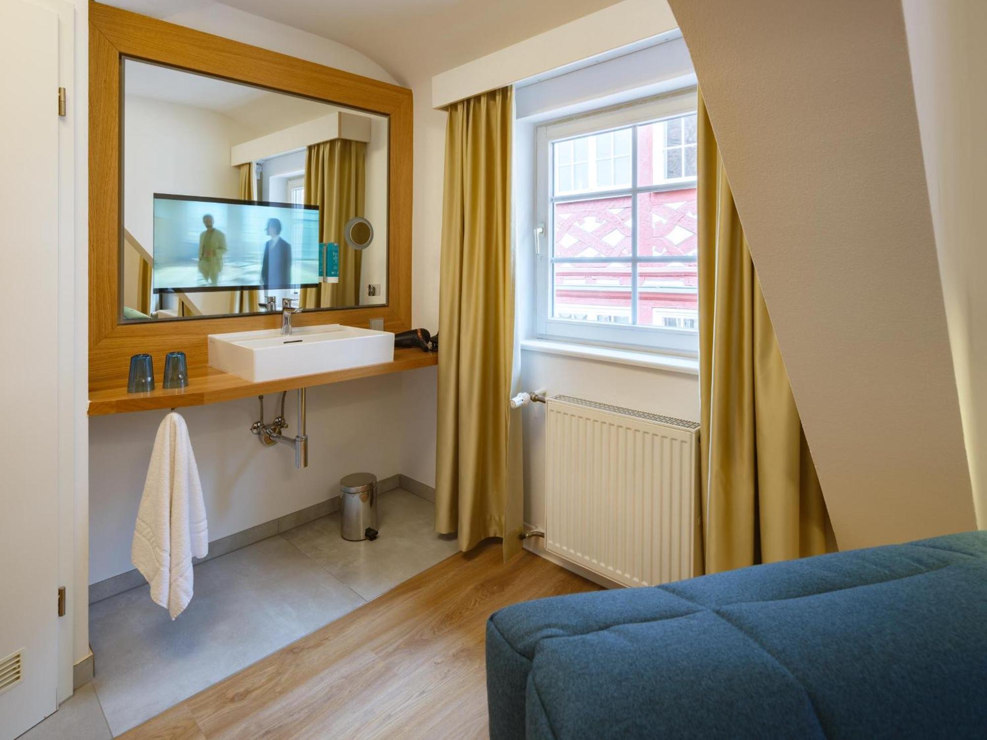 Hotel Restaurant Goldener Engel Heppenheim  Экстерьер фото